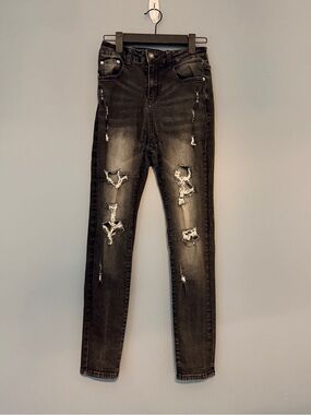 Women’s Distressed Black Skinny Jeans